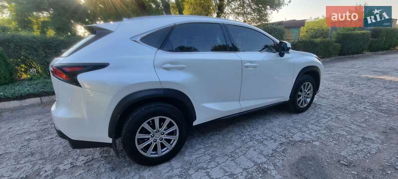 Внедорожник / Кроссовер Lexus NX 2015 в Каменском