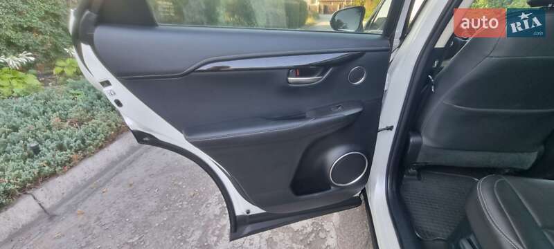 Внедорожник / Кроссовер Lexus NX 2015 в Каменском