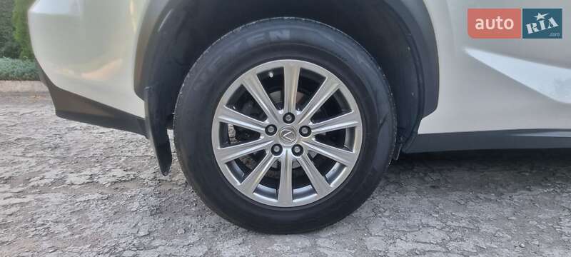 Внедорожник / Кроссовер Lexus NX 2015 в Каменском
