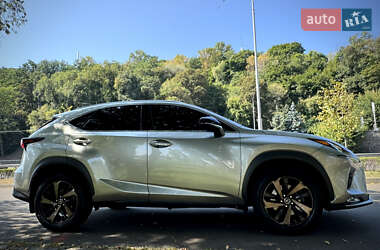 Позашляховик / Кросовер Lexus NX 2020 в 