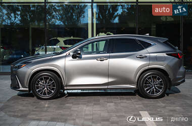 Позашляховик / Кросовер Lexus NX 2023 в 