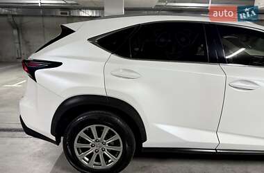 Позашляховик / Кросовер Lexus NX 2015 в 