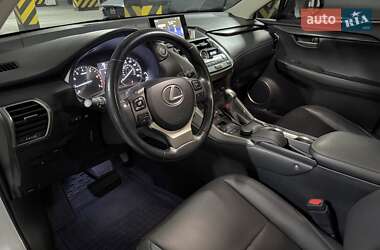 Позашляховик / Кросовер Lexus NX 2015 в 