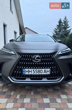 Позашляховик / Кросовер Lexus NX 2022 в 