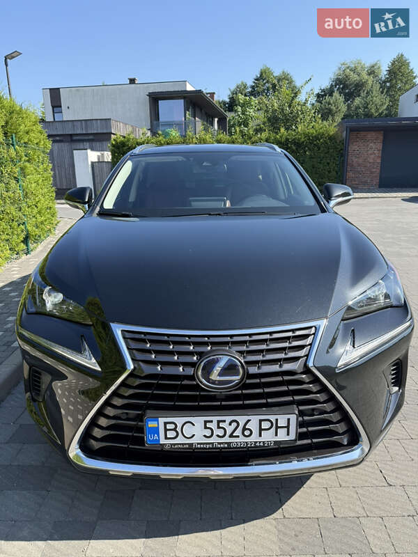 Lexus NX 2019