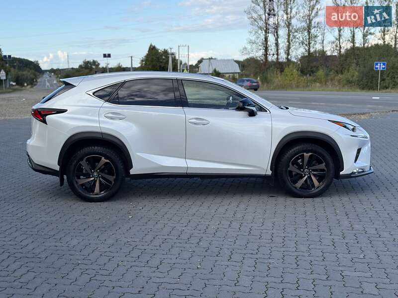 Позашляховик / Кросовер Lexus NX 2020 в Івано-Франківську