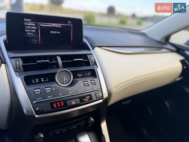 Позашляховик / Кросовер Lexus NX 2020 в Івано-Франківську