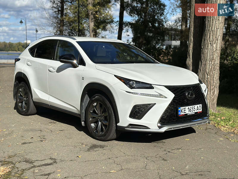 Lexus NX 2021