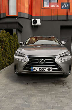 Позашляховик / Кросовер Lexus NX 2014 в 