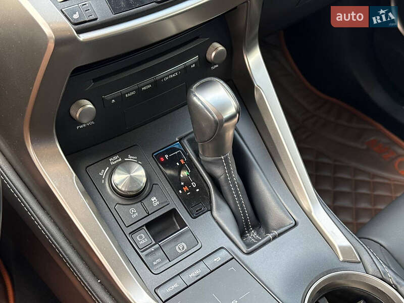 Позашляховик / Кросовер Lexus NX 2017 в Кривому Розі