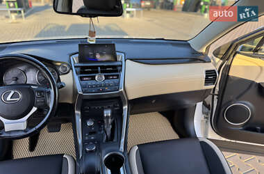 Позашляховик / Кросовер Lexus NX 2015 в 