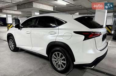 Позашляховик / Кросовер Lexus NX 2015 в 