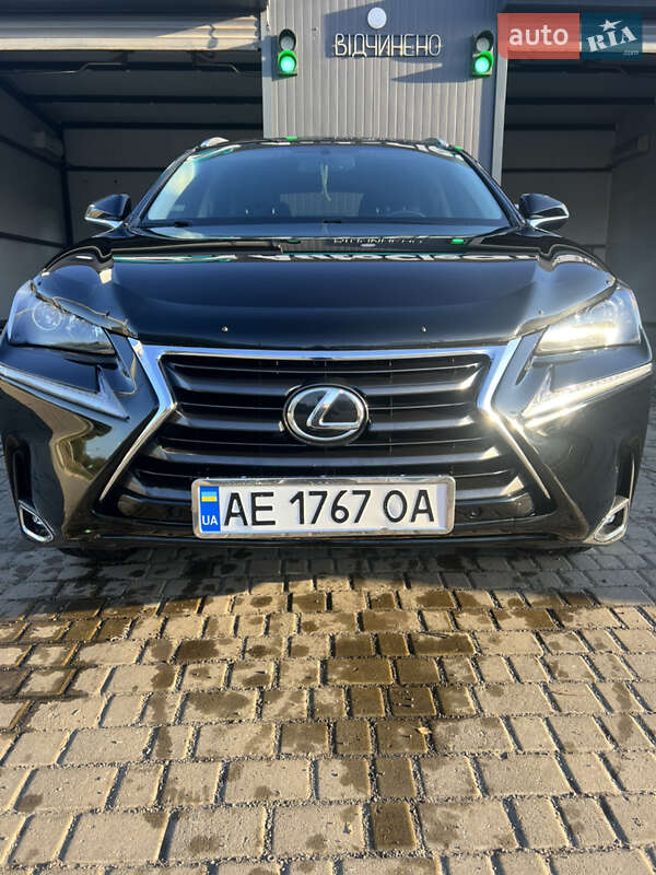 Позашляховик / Кросовер Lexus NX 2015 в Новомосковську