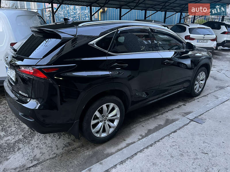 Позашляховик / Кросовер Lexus NX 2015 в Новомосковську