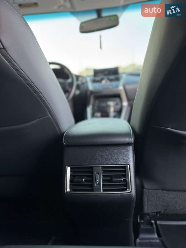 Внедорожник / Кроссовер Lexus NX 2016 в Виннице