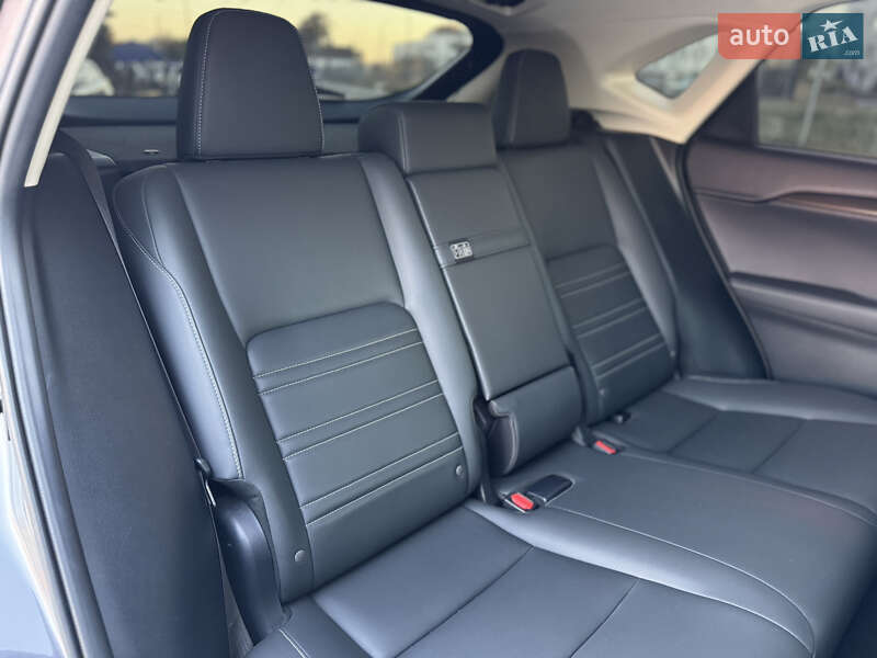 Внедорожник / Кроссовер Lexus NX 2016 в Виннице