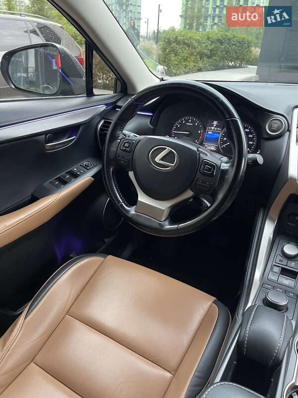 Позашляховик / Кросовер Lexus NX 2015 в Києві