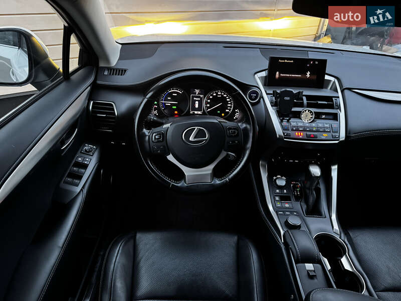 Внедорожник / Кроссовер Lexus NX 2015 в Киеве