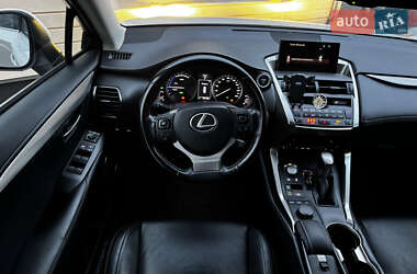Позашляховик / Кросовер Lexus NX 2015 в 