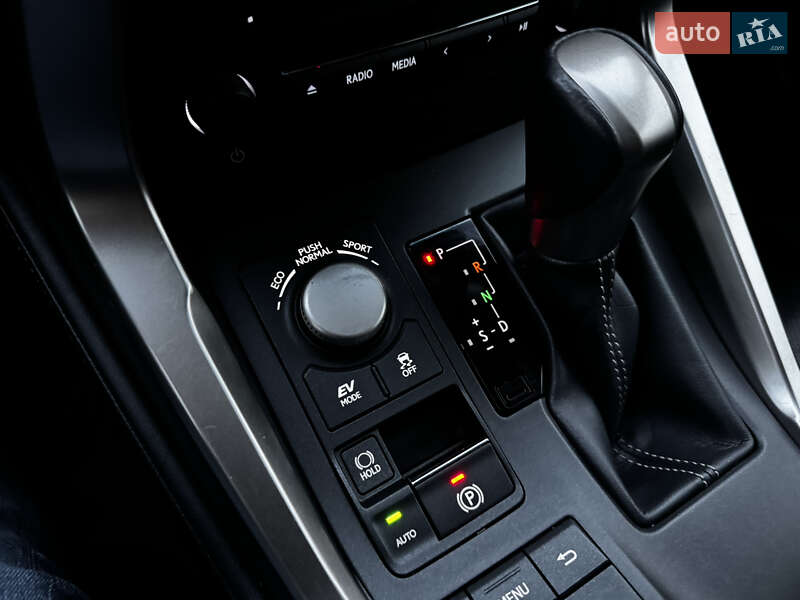 Внедорожник / Кроссовер Lexus NX 2015 в Киеве