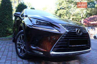 Позашляховик / Кросовер Lexus NX 2017 в 
