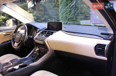 Позашляховик / Кросовер Lexus NX 2017 в 