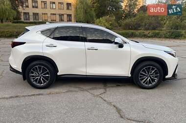 Позашляховик / Кросовер Lexus NX 2021 в 