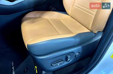 Внедорожник / Кроссовер Lexus NX 2019 в 