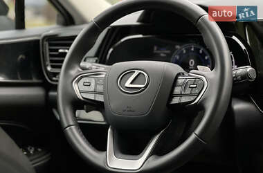 Позашляховик / Кросовер Lexus NX 2022 в 