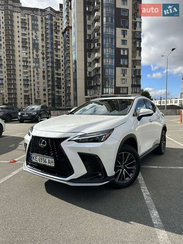 Lexus NX 2022