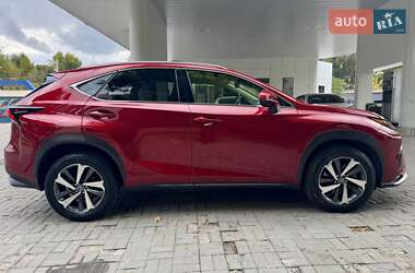 Внедорожник / Кроссовер Lexus NX 2018 в 