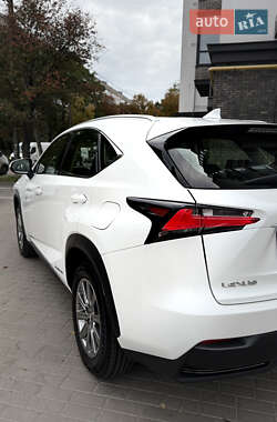 Внедорожник / Кроссовер Lexus NX 2014 в 