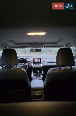 Позашляховик / Кросовер Lexus NX 2014 в 