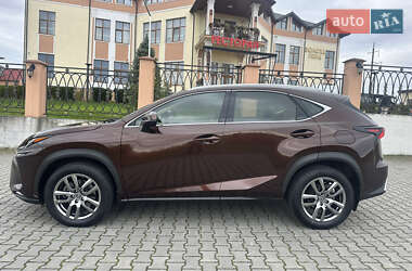 Позашляховик / Кросовер Lexus NX 2017 в 