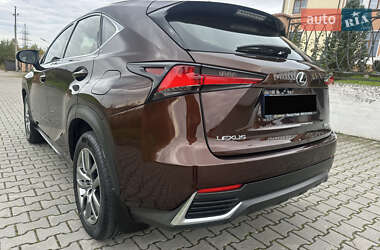 Позашляховик / Кросовер Lexus NX 2017 в 