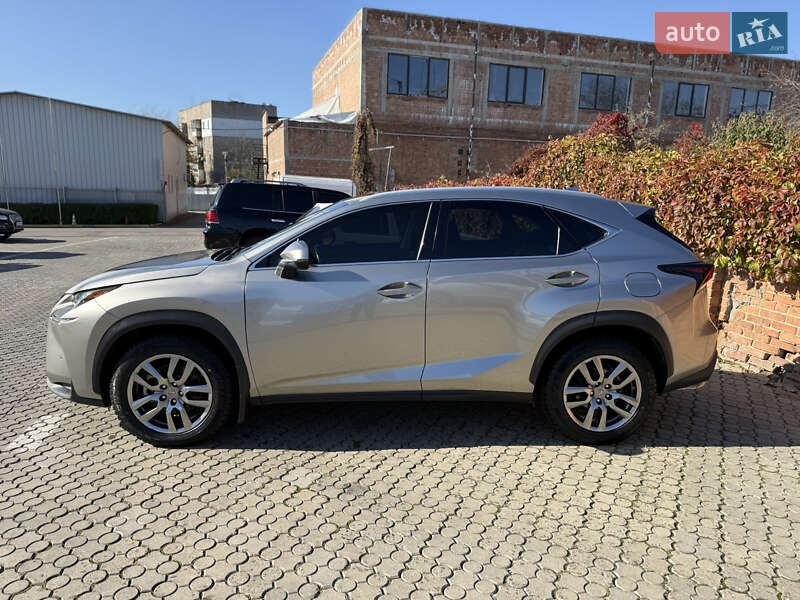 Позашляховик / Кросовер Lexus NX 2016 в Чернівцях