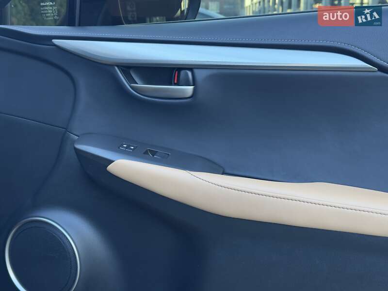 Позашляховик / Кросовер Lexus NX 2015 в Львові