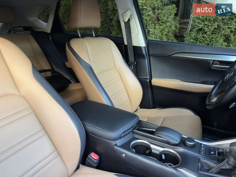 Позашляховик / Кросовер Lexus NX 2015 в Львові