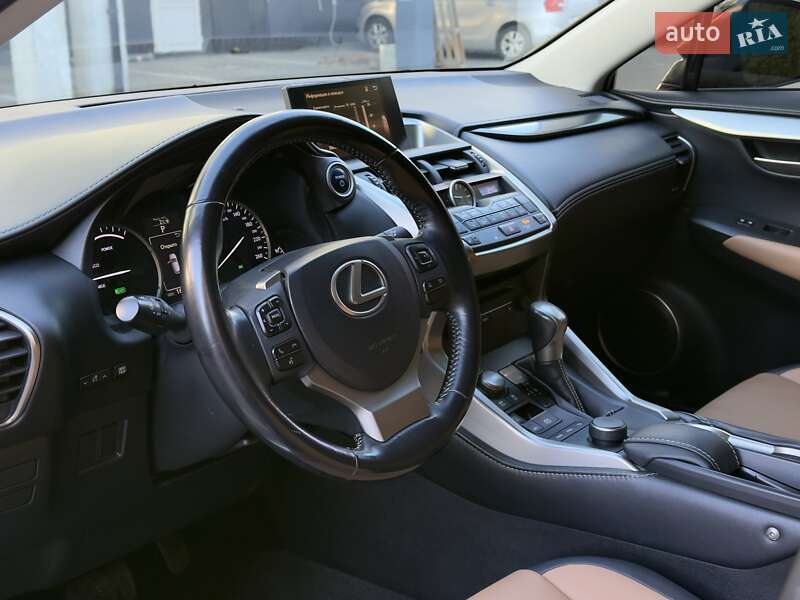 Позашляховик / Кросовер Lexus NX 2015 в Львові