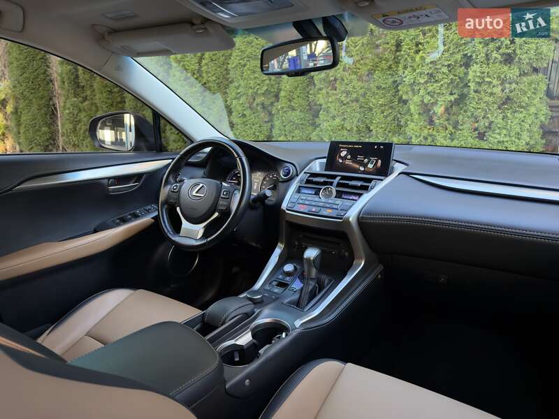 Позашляховик / Кросовер Lexus NX 2015 в Львові