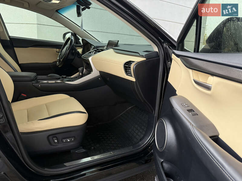 Внедорожник / Кроссовер Lexus NX 2016 в Кременчуге