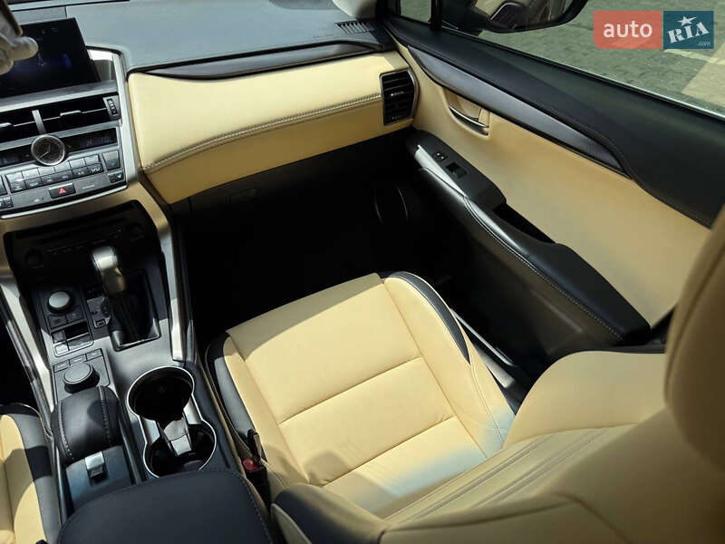 Позашляховик / Кросовер Lexus NX 2016 в Львові фото 14 Позашляховик / Кросовер Lexus NX 2016 в Львові