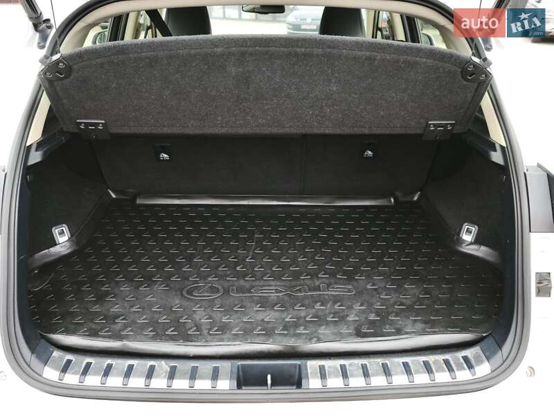 Внедорожник / Кроссовер Lexus NX 2018 в Львове