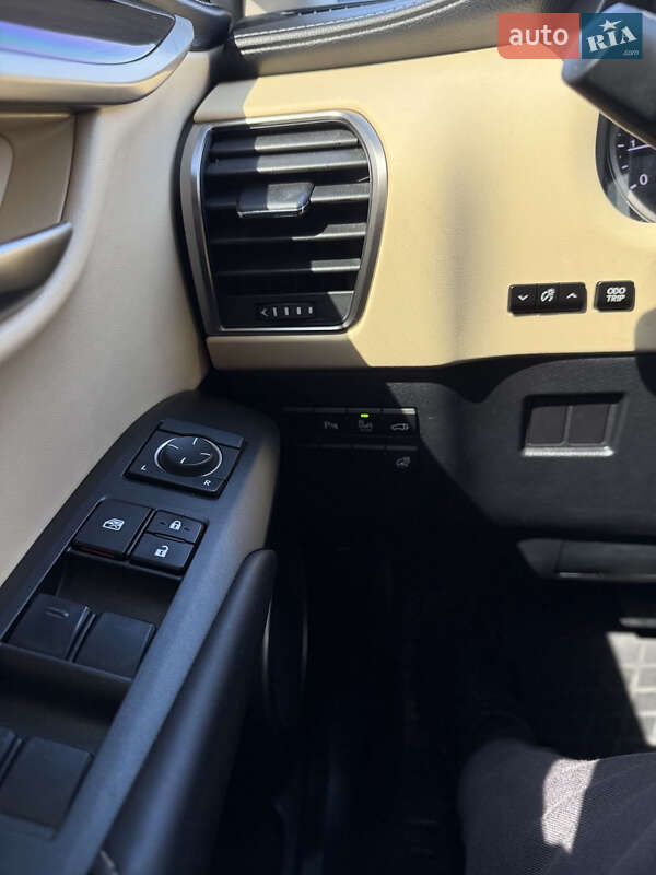 Позашляховик / Кросовер Lexus NX 2014 в Львові фото 27 Позашляховик / Кросовер Lexus NX 2014 в Львові