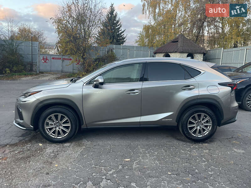 Внедорожник / Кроссовер Lexus NX 2020 в Зборове