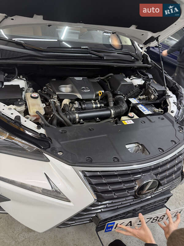 Позашляховик / Кросовер Lexus NX 2017 в Києві