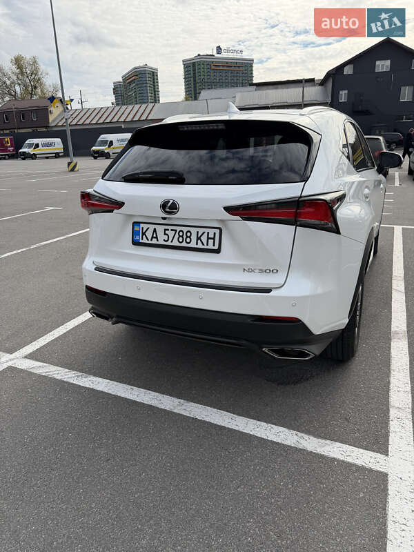 Позашляховик / Кросовер Lexus NX 2017 в Києві