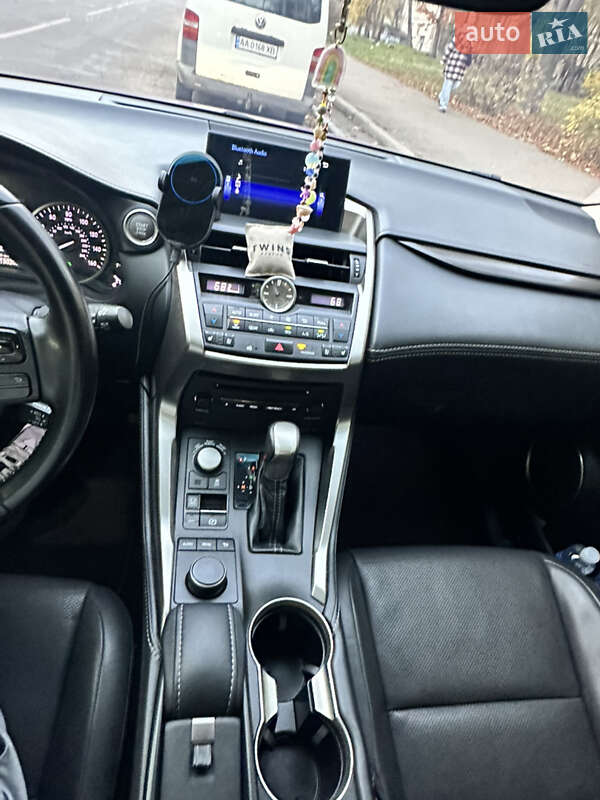 Внедорожник / Кроссовер Lexus NX 2015 в Киеве