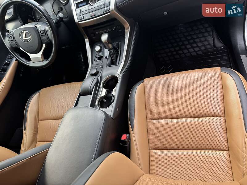 Внедорожник / Кроссовер Lexus NX 2017 в Ивано-Франковске