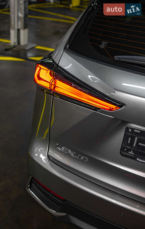 Позашляховик / Кросовер Lexus NX 2020 в Чернівцях